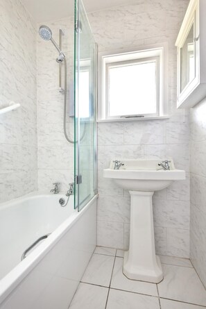 Hair dryer - 4 Bed in Pwllheli (oc-morgra) (Abersoch)