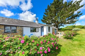 Exterior - 2 Bed in Pwllheli (oc-trefae) (Abersoch)