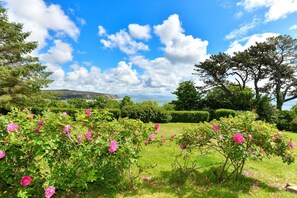 Property grounds - 2 Bed in Pwllheli (oc-trefae) (Abersoch)