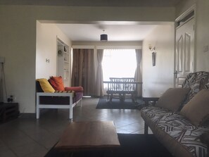 Living area - Tranquil country cottage Near Nairobi National Park (Nairobi)