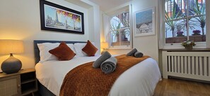 2 bedrooms, desk, iron/ironing board, free WiFi - New Stylish Garden Apartment • Heart of Bloomsbury • Near British Museum (London)