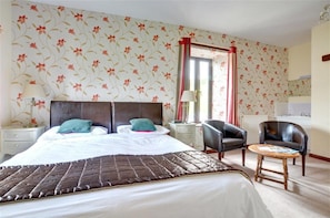 2 bedrooms, iron/ironing board, travel cot, free WiFi - 2 Bed in Gunnerside (oc-ds230) (Gunnerside)