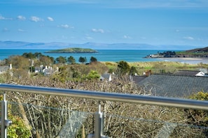 Property grounds - 3 Bed in Pwllheli (oc-86caed) (Abersoch)