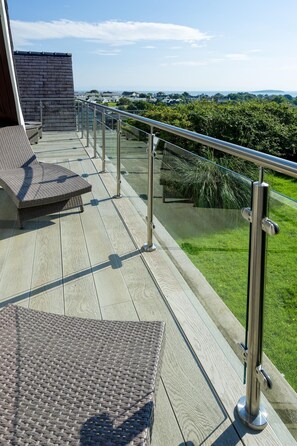 Terrace/patio - 3 Bed in Pwllheli (oc-86caed) (Abersoch)