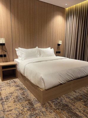 Deluxe Double Room | In-room safe, desk, laptop workspace, blackout curtains