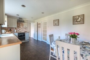 Dining - 3 Bed in Langham (oc-1369) (Langham)