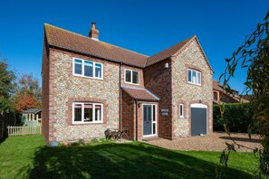 Exterior - 3 Bed in Langham (oc-1369) (Langham)