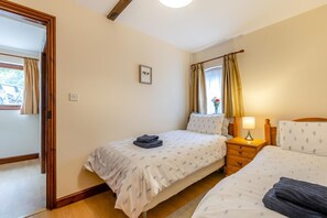 2 bedrooms, iron/ironing board, WiFi (free), bed sheets
