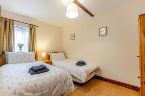 2 bedrooms, iron/ironing board, WiFi (free), bed sheets