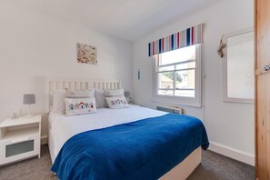2 slaapkamers, een strijkplank/strijkijzer, gratis wifi, beddengoed