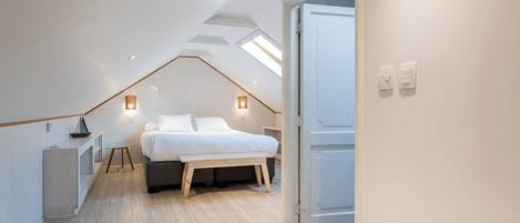 2 室のベッドルーム、アイロン / アイロン台、WiFi、ベッドシーツ