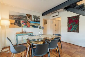 Dining - Modern Duplex in Providencia Perfect for Groups (Providencia)