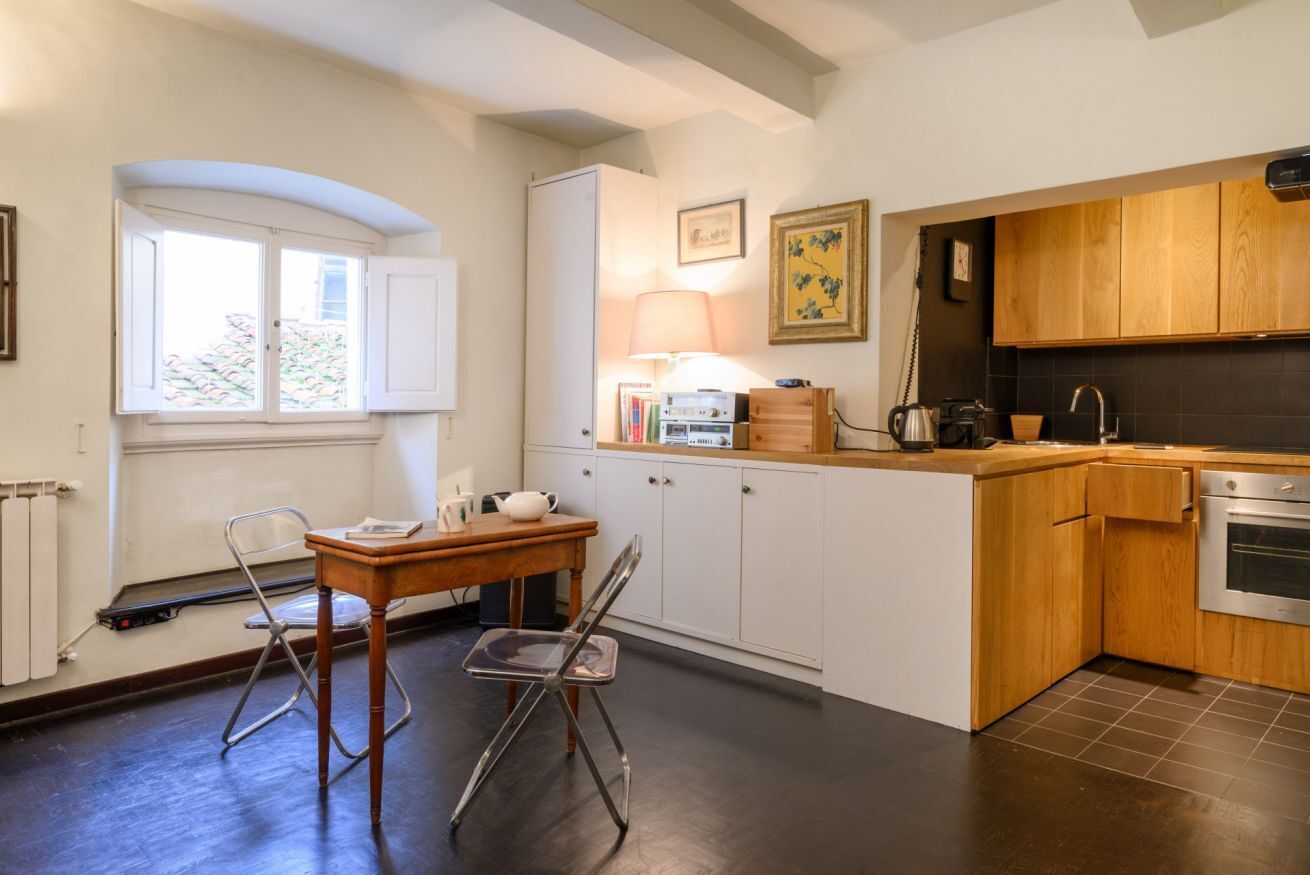 Kjøleskap, ovn og vannkoker