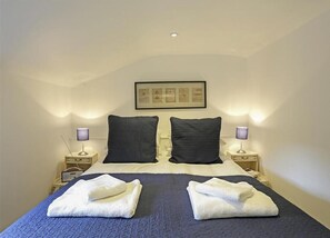 Bügeleisen/Bügelbrett, Reisekinderbett, kostenloses WLAN, Bettwäsche
