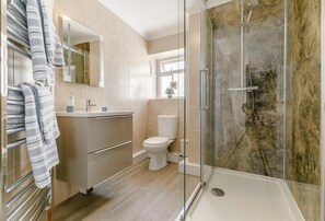 Towels - 1 Bed in Looe (oc-l30038) (Looe)