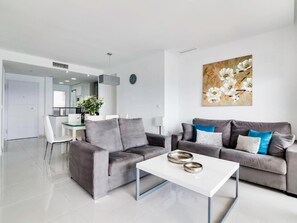 TV - Sea Senses' Suite mit Gemeinschaftspool by Interhome (Torrevieja)