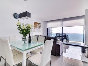 Dining - Sea Senses' Suite mit Gemeinschaftspool by Interhome (Torrevieja)
