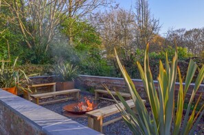 Property grounds - 3 Bed in Botwnnog (oc-wag571) (Botwnnog)