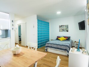 Internet - Appartement mit überdachtem Balkon und Meerblick in Strandlage by Interhome (Empuriabrava)