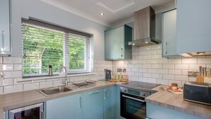 Microwave, oven, dishwasher, high chair - 2 Bed in Llanbedrog (oc-3glyny) (Llanbedrog)