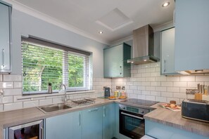 Microwave, oven, dishwasher, high chair - 2 Bed in Llanbedrog (oc-3glyny) (Llanbedrog)