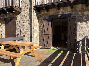 Outdoor dining - Wohnung mit Terrasse und Garten Besiberri 1 Vall de Boí by Interhome (Caldes de Boi)