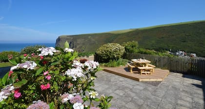 2 Bed in Crackington Haven (oc-p00596)