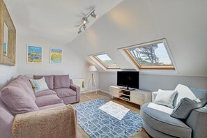 TV - 2 Bed in Crackington Haven (oc-p00596) (Crackington Haven)