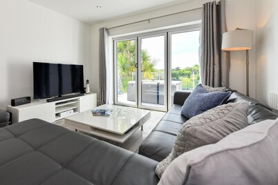 4 Bed in Abersoch (oc-10caed)