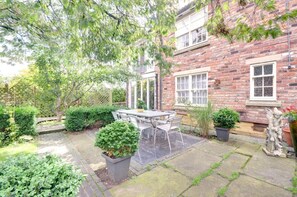 Outdoor dining - 4 Bed in Helmsley (oc-y039) (Helmsley)