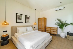 2 bedrooms, iron/ironing board, WiFi, bed sheets - Top 10%•BatuBolong Villa•8" Ride to Beach•Netflix (Bali)