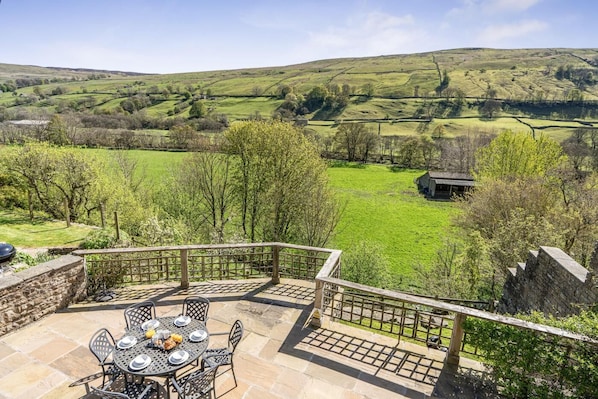 Outdoor dining - 3 Bed in Gunnerside (oc-ds097) (Gunnerside)