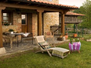 Outdoor dining - Maria Sopeña in Pruneda by Interhome (Pruneda)