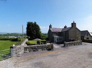 Exterior - 4 Bed in Caernarfon (oc-30479) (Dinas)