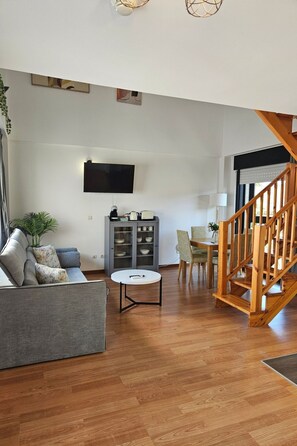 Living area - Touristenwohnung Stilvolles Loft by Interhome (Santiago de Compostela)
