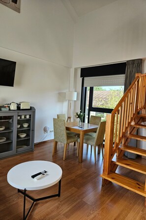 Dining - Touristenwohnung Stilvolles Loft by Interhome (Santiago de Compostela)