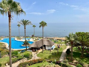 Pool - in Sitio De Calahonda mit Privatem Parkplatz und by Interhome (Calahonda)
