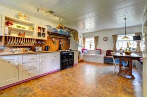 Interior - 2 Bed in Porthmadog (oc-82928) (Bryncir)