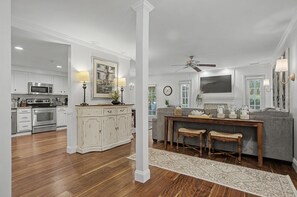 Fridge, microwave, oven, stovetop - Evian 157- 2BR/2BA Pool & Tennis Courts (Hilton Head Island)