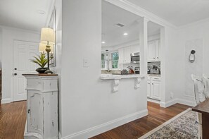 Fridge, microwave, oven, stovetop - Evian 157- 2BR/2BA Pool & Tennis Courts (Hilton Head Island)