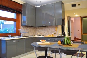 Fridge, microwave, oven, stovetop