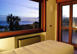 4 bedrooms, iron/ironing board, free WiFi, bed sheets - Discover your exclusive oasis in Ganzirri: the villa overlooking the Strait (Messina)