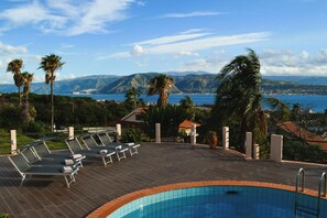 Outdoor pool - Discover your exclusive oasis in Ganzirri: the villa overlooking the Strait (Messina)