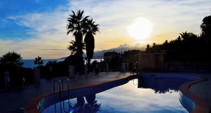 Discover your exclusive oasis in Ganzirri: the villa overlooking the Strait