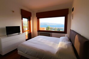 4 habitaciones, tabla de planchar con plancha y wifi gratis 