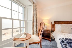 3 bedrooms, iron/ironing board, free WiFi, bed sheets - 2 Bed in Tenby (oc-25953) (Tenby)