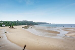 Beach - 1 Bed in Tenby (oc-25957) (Tenby)