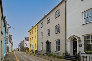 Exterior - 2 Olive Buildings - Within the Town Walls (Tenby)