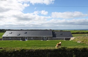 Exterior - 9 Bed in Pwllheli (oc-387040) (Pwllheli)