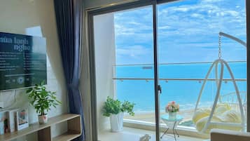 Apartamento, 3 habitaciones, vistas al mar | Zona de estar